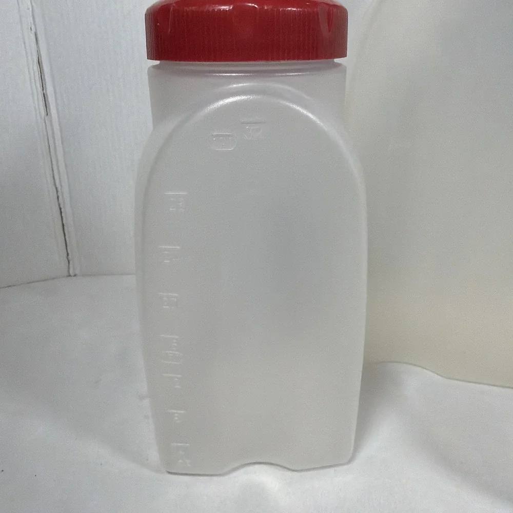 3 Rubbermaid Servin Saver Juice Bottle Drink Containers 16~32~64 oz Red Lids